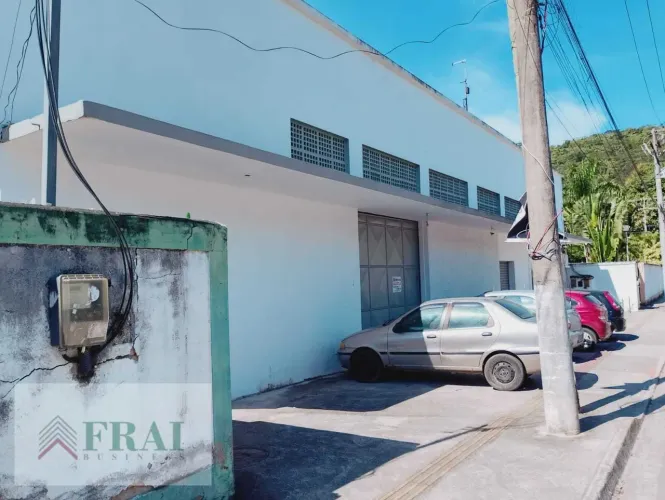 Pavilhão/Galpão para alugar no bairro Rio do Ouro - São Gonçalo/RJ
