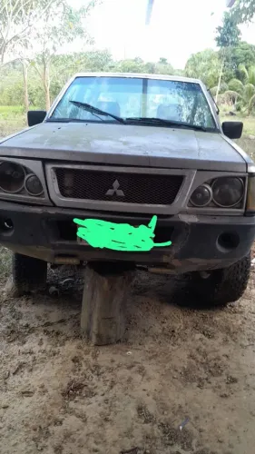 Mitsubishi L200 GLS 2.5 4X4 CD Diesel 2002