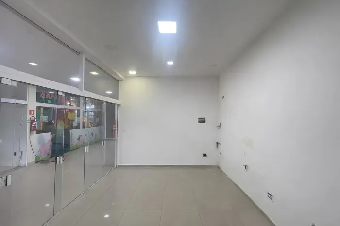 Loja térrea comercial para locação Anual - Santa Rosa- Guarujá, SP | QVista Inteligência I