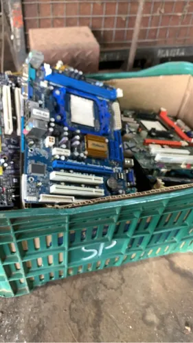 200,00 Compramos sucata de informática. $$$ 