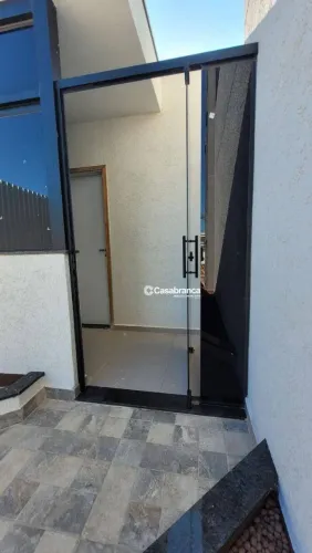 Casa à venda com 2 quartos, sendo 1 suíte no Condomínio Elton Ville Residencial Garden Clu
