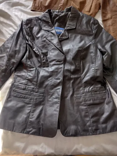 Blazer feminino de couro 