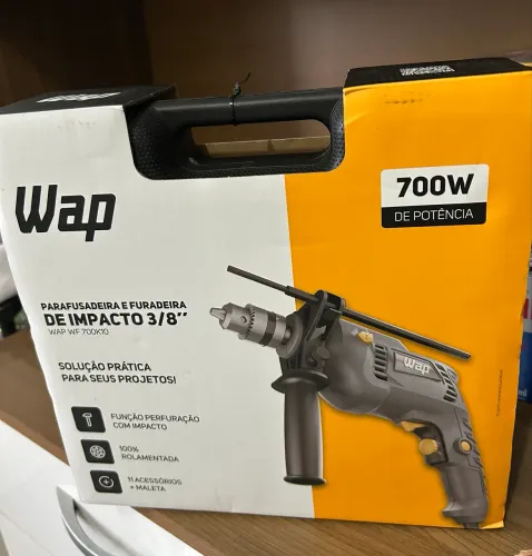 Parafusadeira e Furadeira De Impacto Wap mandril 3/8 700w Com maleta + 12 peças Lacrado