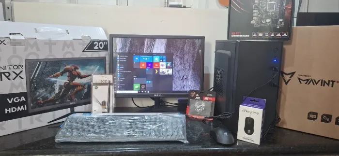 Computador completo processador i3  Novo  ,  4 giga de memoria ,  SSD 120 , monitor de 18 