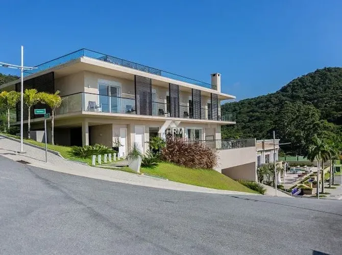 Casa Com Vista Panorâmica e Com Móveis Planejados - Barra, Balneário Camboriú.