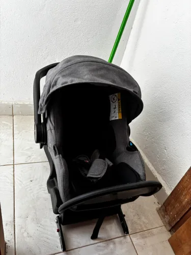 Bebê Conforto Safety 1st One-Safe 0-13 kg + Base - R$ 450