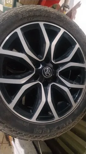 Rodas e pneus aro 20 Hilux 