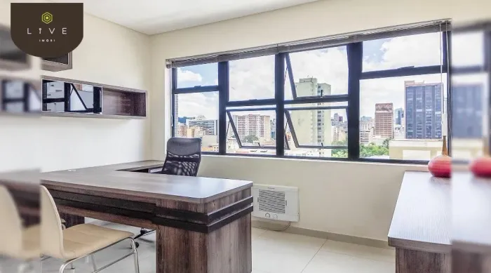 Sala Comercial à venda, mobiliada, no Centro de Curitiba!