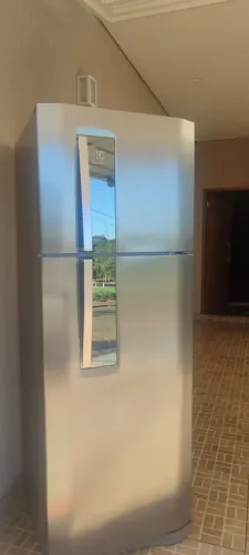 Geladeira para manutenção e ou retirada de pecas
