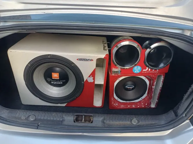 Som automotivo completo