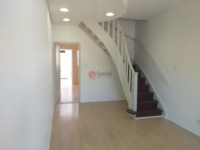 Sobrado Comercial Reformado para Locação no Tatuapé 100 m² em Ponto Nobre do Bairro