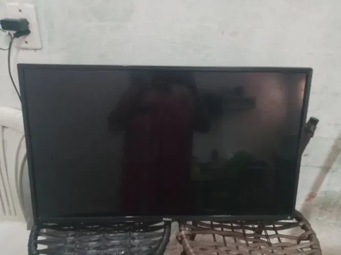 Tv com defeito pra retirada de pecas