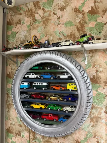 Carrinhos de metal