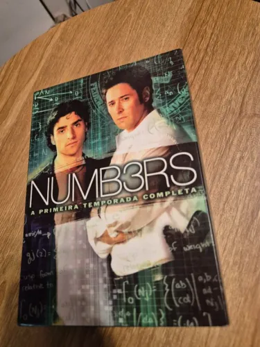 Box DVD Numb3rs (Numbers) - A Primeira Temporada Completa - Muito Bem Conservado