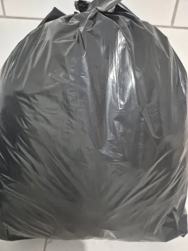 Fardo de roupas usadas escolhidas na live 