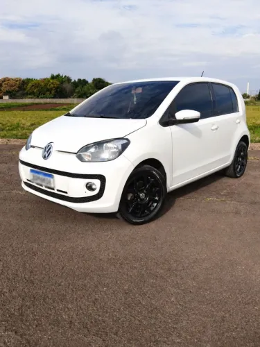 Volkswagen Up! High 1.0 TSI Total Flex 12V 5P 2016