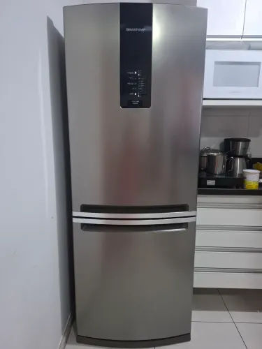 Geladeira Brastemp seminário Nova.  Pouco tempo de uso. Tenho a Nota Fiscal.