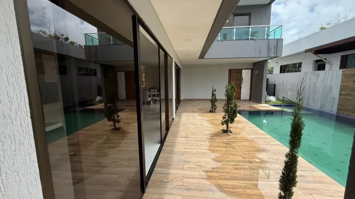 Mansão 4 suítes no Bosque das Orquídeas- Lazer Privativo Completo e Climatizada