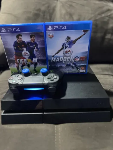 PS4 Fat 500Gb no precinho 1 controle original e 2 jogos