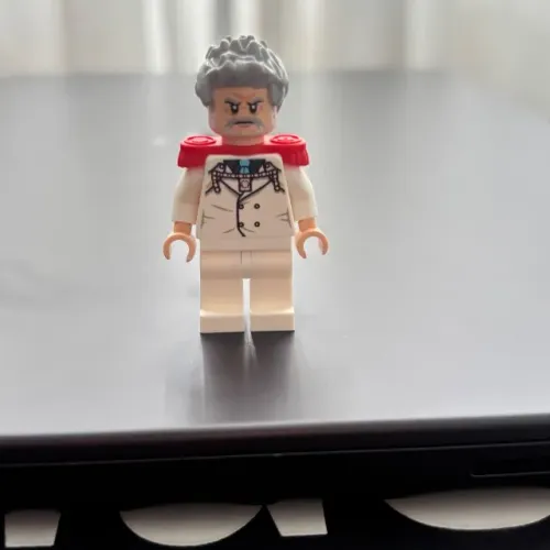 Lego One Piece Minifigure Garp