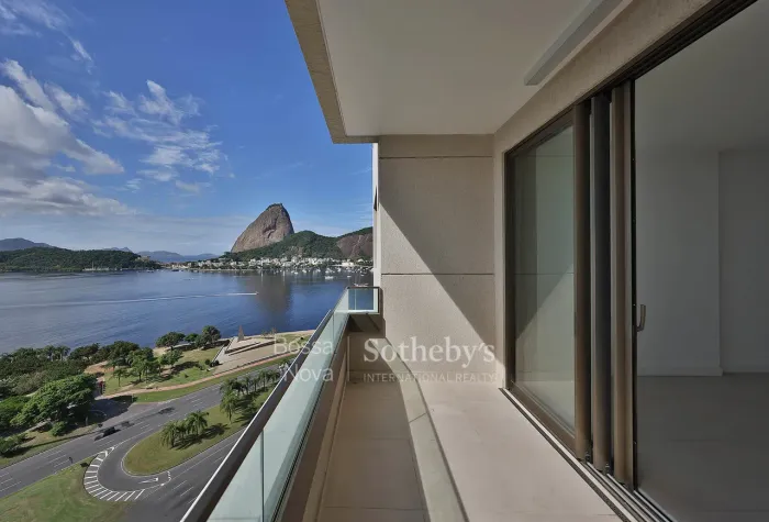 Apartamentos com varanda e lazer completo no Rio by Yoo