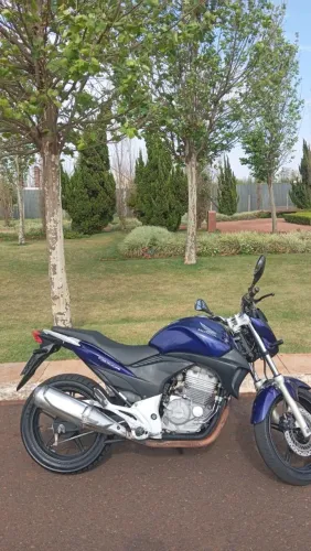 Cb 300 conservada pra Motivo da venda não estou usando