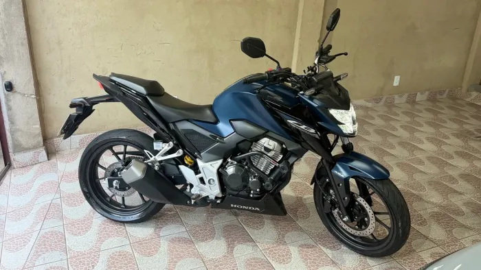 Honda CB 300f Twister Flex 2025