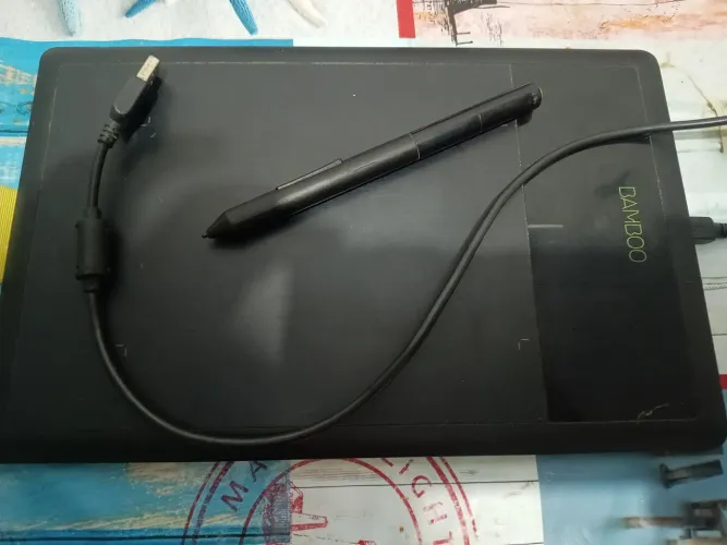 Mesa digitalizadora CTL-470 com defeito