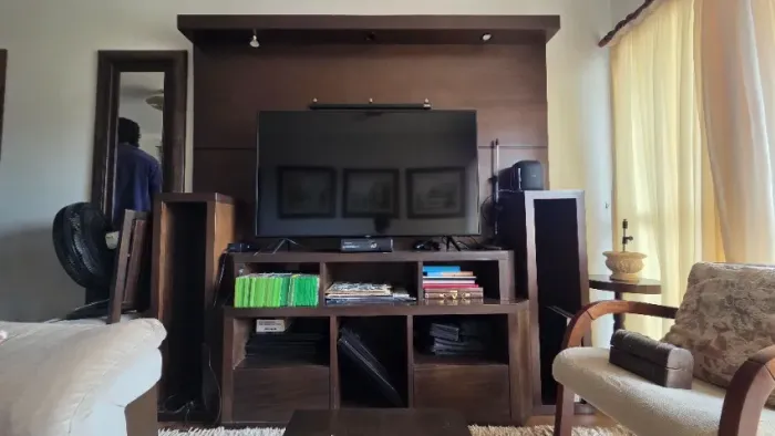 Rack com painel para TV e nichos