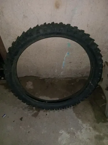 Pneu de moto
