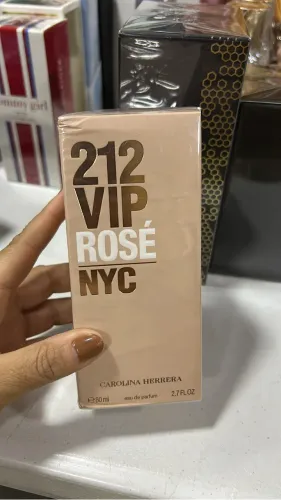 Perfume 212 vip rose