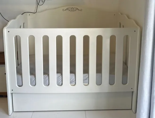 Berço Serpil Baby Wall Smile 100% MDF Branco - Excelente Estado