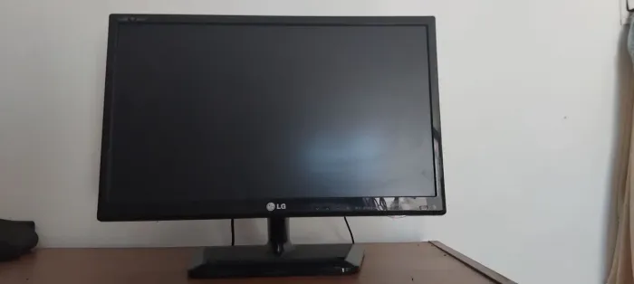 Televisão Full HD 24 polegadas (Semi Novo)
