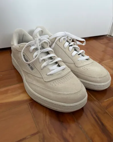 tênis reebok club c 85 masculino bege/off white - novo