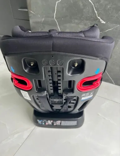 Vendo cadeirinha de carro com suporte 0 a 36kg marca Voyage