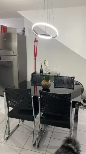 Mesa de Jantar 4 Lugares Preta com Cadeiras - Moderna