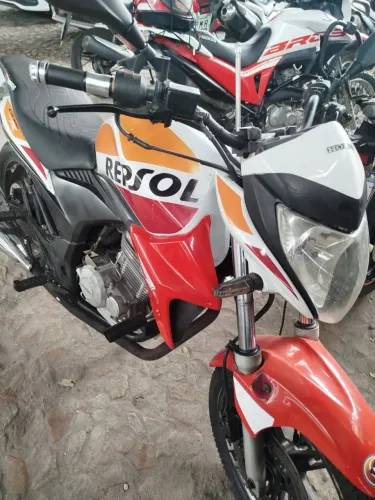 Moto Honda CB 300