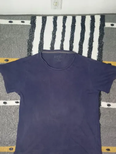 Duas Camisetas Básicas.