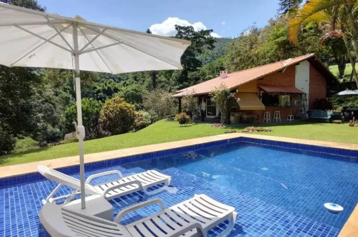 Casa em Condomínio para Venda em Petrópolis, Nogueira, 2 dormitórios, 1 banheiro, 3 vagas