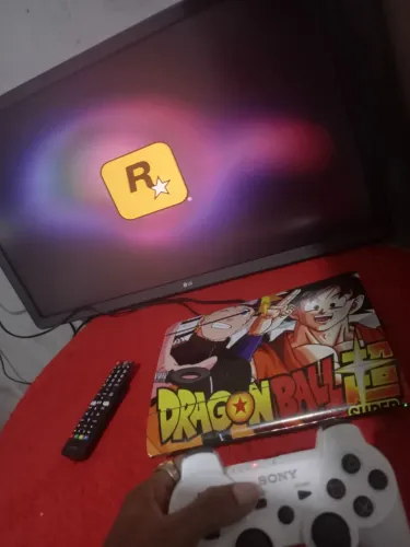 Ps3 com mas de 400 jogos e e tbm já vai com aplicativos para baixa todos os tipos de jogos