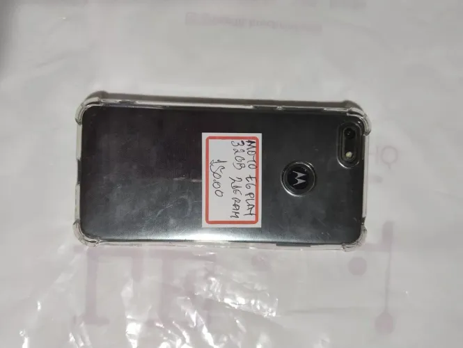 Smartphone Motorola moto e6 play 32gb 2 de ram usado c/ capa e película c/ marcas de uso