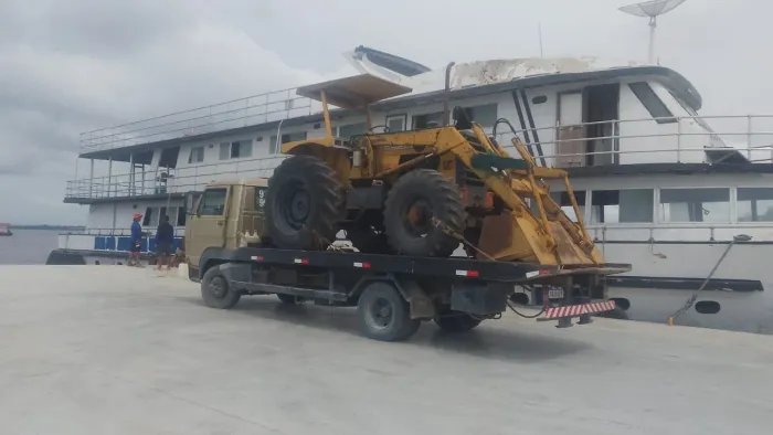 Vendes-se Plataforma guincho ( SOMENTE O EQUIPAMENTO)