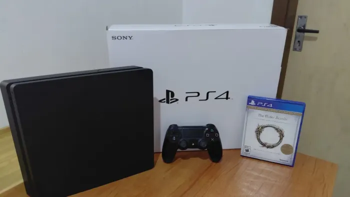 Playstation 4 Slim, 1TB