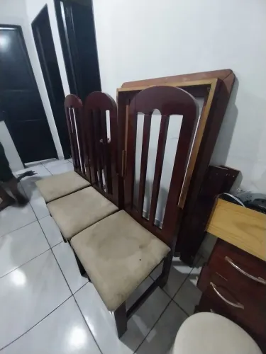 VENDO 4 CADEIRAS COM MESA DESMONTADA