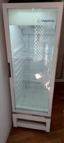 Geladeira expositora metalfrio 235L