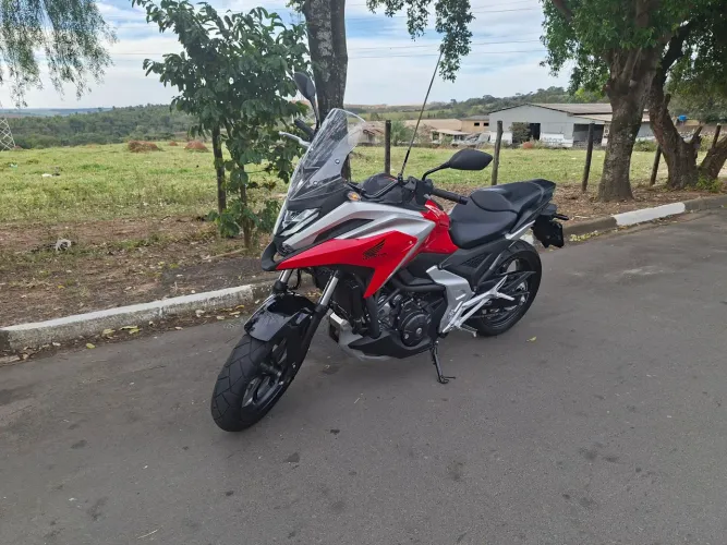Vendo NC 750 DCT com garantia de fábrica até 2028.