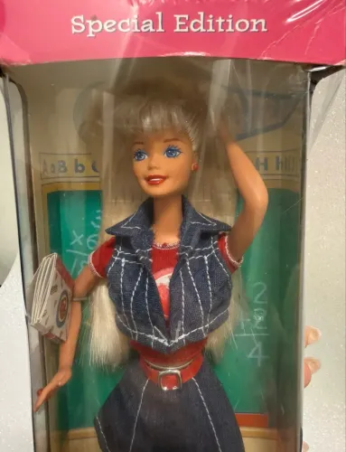 Barbie Back To School 1996 NRFB Lacrada Special Edition Mattel Anos 90