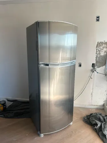 Geladeira Consul CRM50 Frost Free Duplex