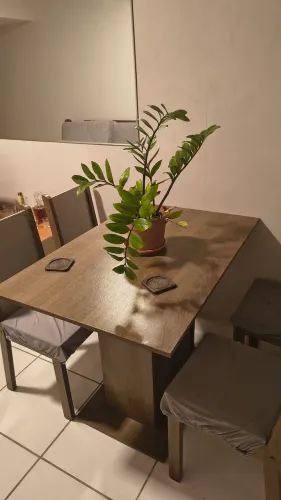 Conjunto mesa com 4 cadeiras