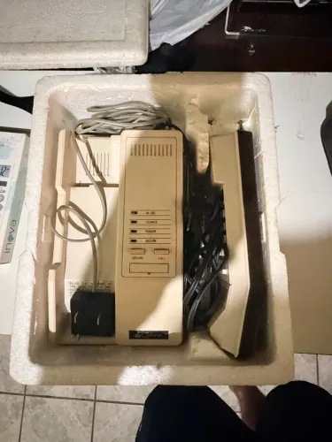 Vendo telefone sem fio cobra na caixa